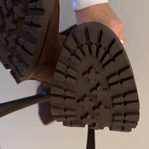 NWOT JLo OTK faux suede boots - Picture 5 of 5